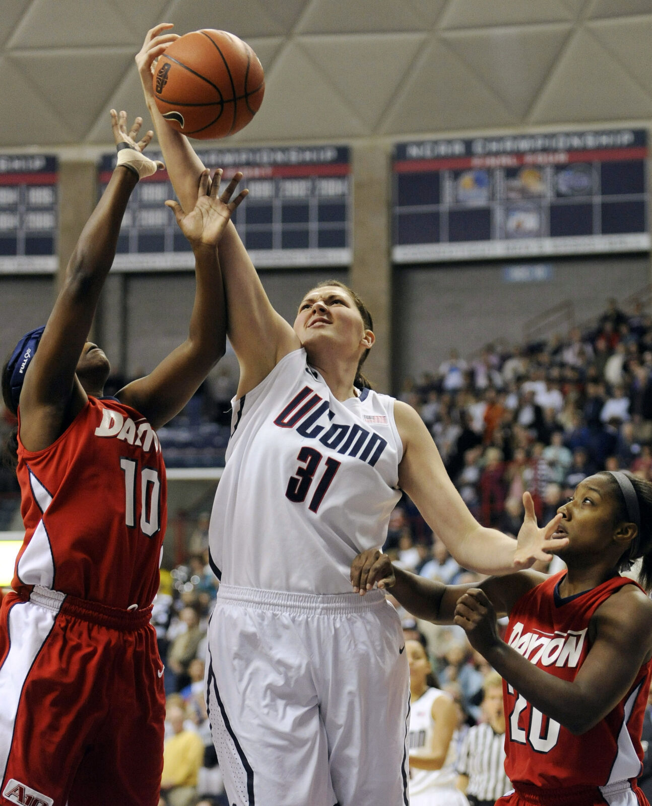 2011: Connecticut women’s basketball team wins its 89th straight at home